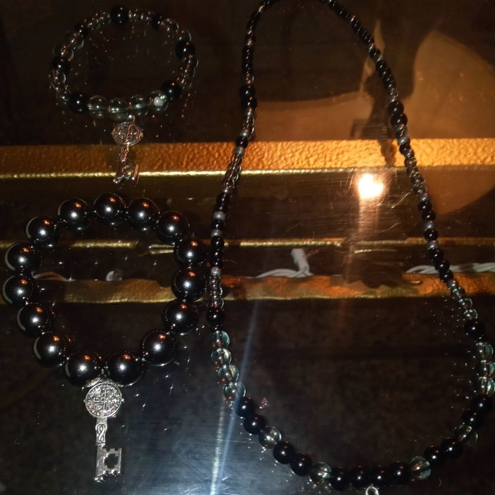 Jewelry bundle of Two - Picture 3 of 16